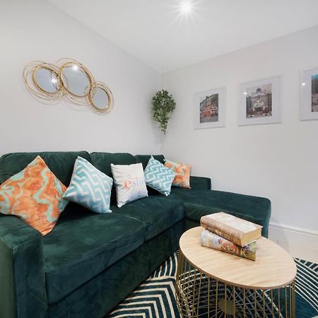 1 Bed House, Free Parking, 15 Minutes From Cheltenham Races Gloucester Exterior foto